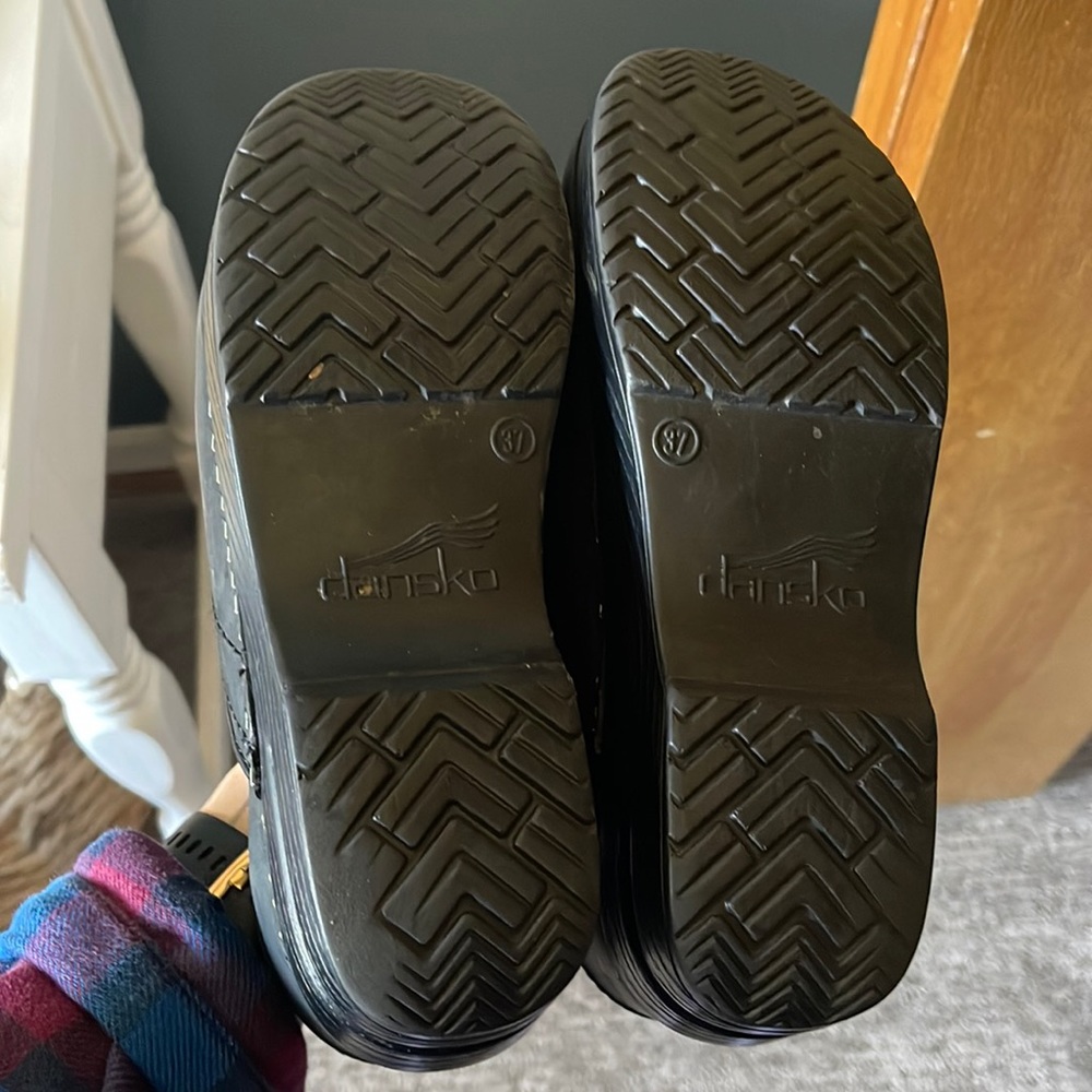 Like New Dansko Clogs. - image 1
